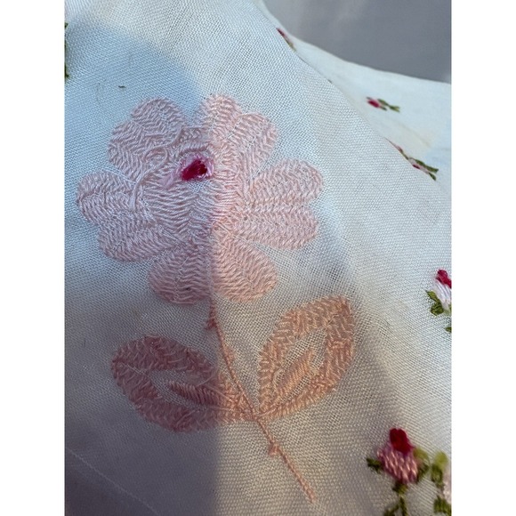 Vintage Handkerchief Hankie Green Pink Floral Embroidery Dainty Bridal - Picture 2 of 2